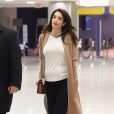Exclusif - Amal Clooney, enceinte, arrive à l'aéroport JFK de New York City, New York, Etats-Unis, le 11 mars 2017.