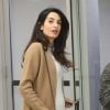 Exclusif - Amal Clooney, enceinte, arrive à l'aéroport JFK de New York City, New York, Etats-Unis, le 11 mars 2017.