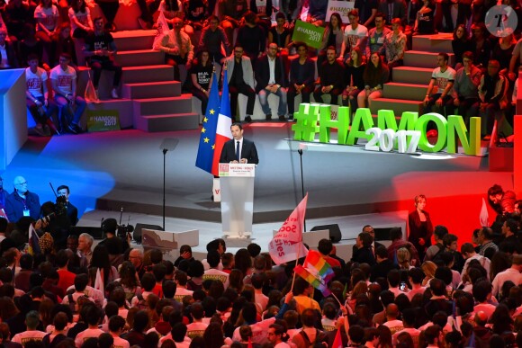 Benoît Hamon, candidat du Parti Socialiste (PS) à l'élection présidentielle 2017, lors de son meeting à l'AccorHotels Arena de Paris, France, le 19 mars 2017. © Lionel Urman/Bestimage