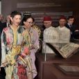 La princesse Lalla Meryem du Maroc, soeur du roi Mohammed VI, et le président François Hollande au vernissage de l'exposition "Splendeurs de l'écriture au Maroc, Manuscrits rares et inédits" à l'Institut du monde arabe à Paris le 22 mars 2017, en parallèle de la 37e édition du salon du livre, dont le Maroc est l'invité d'honneur. 