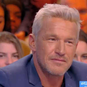 Benjamin Castaldi a eu une relation amoureuse avec un de ses professeurs. Confidence réalisée dans "Touche pas à mon poste" sur C8. Le 24 mars 2017.