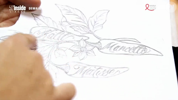 JoeyStarr dévoile son tatouage hommage à ses enfants dans "50 mn inside" sur TF1. Le 25 mars 2017.