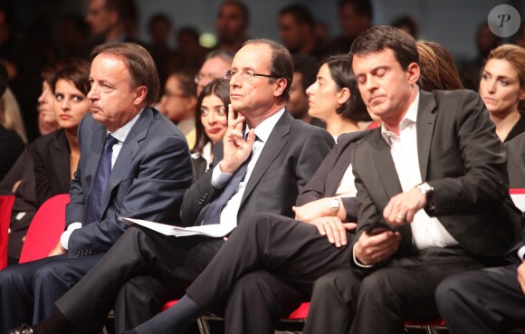 Jean-Pierre Bel, Francois Hollande, Manuel Valls, Julie Gayet à Paris, le 22 octobre 2011.