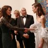Nicholas Cullinan, Alexa Chung, Catherine Kate Middleton, duchesse de Cambridge assiste à l'exposition de Gillian Wearing à Londres le 28 mars 2017.