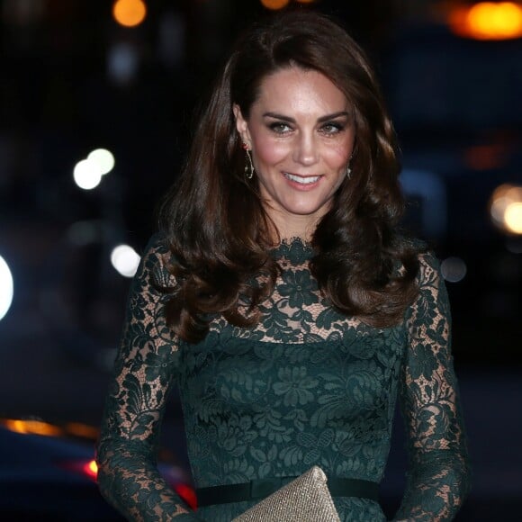 Catherine Kate Middleton, duchesse de Cambridge assiste à l'exposition de Gillian Wearing à Londres le 28 mars 2017.