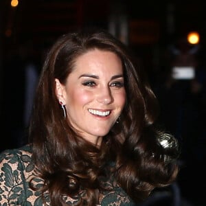 Catherine Kate Middleton, duchesse de Cambridge assiste à l'exposition de Gillian Wearing à Londres le 28 mars 2017.