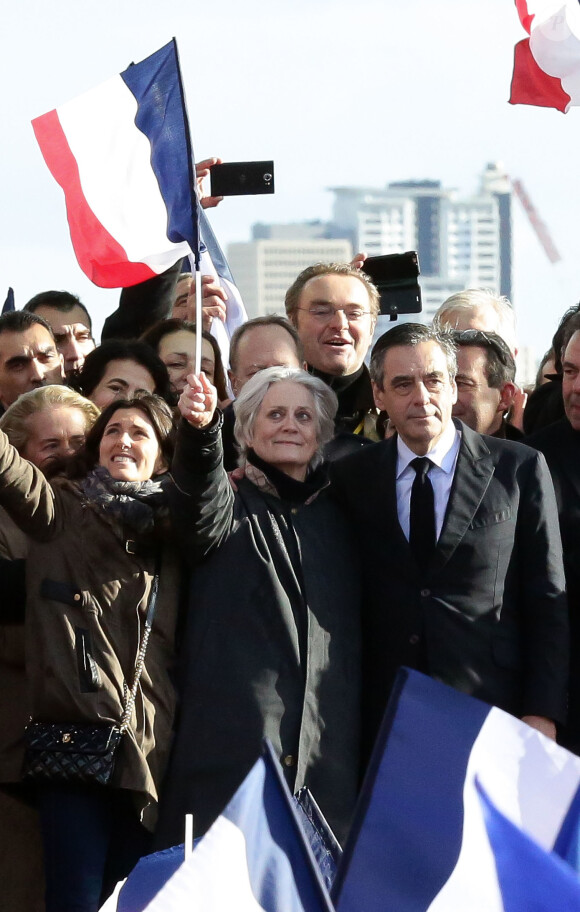 Marie Fillon et ses parents Penelope Fillon et François Fillon - Rassemblement de soutien à François Fillon, candidat du parti Les Républicains à la présidentielle, Place du trocadéro à Paris le 5 mars 2017.