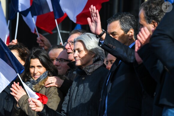 Marie Fillon, la fille de François Fillon, François Fillon et sa femme Penelope Fillon - Rassemblement de soutien à François Fillon, candidat du parti Les Républicains à la présidentielle, Place du trocadéro à Paris le 5 mars 2017.
