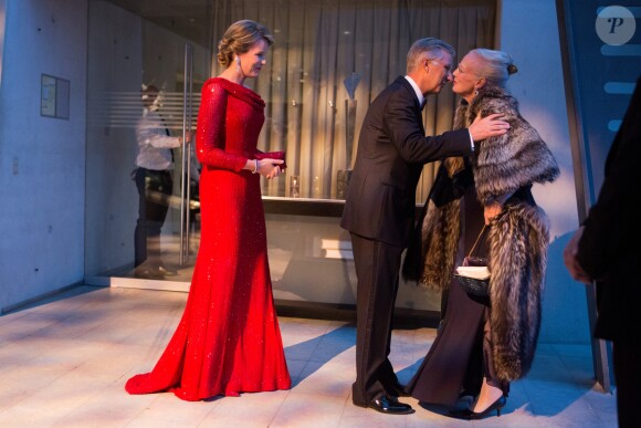 Le roi Philippe de Belgique et la reine Mathilde de Belgique, la reine Margrethe II de Danemark lors d'un concert au Diamant noir à Copenhague au Danemark le 30 mars 2017 dans le cadre de la visite officielle du couple royal belge.