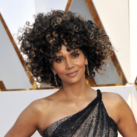 Halle Berry lors de la 89ème cérémonie des Oscars au Hollywood & Highland Center à Hollywood, le 26 février 2017. © Future-Image via ZUMA Press/Bestimage