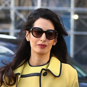 Amal Alamuddin Clooney (enceinte) quitte son hôtel de New York pour se rendre aux Nations Unies le 9 mars 2017.