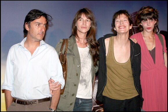 Jane Birkin entourée de ses filles Charlotte Gainsbourg et Lou Doillon à l'avant-première de Spiderman 3 à Paris en avril 2007.