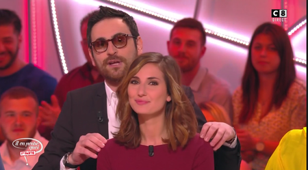 Marie Avec Sort Célèbre Journaliste PortolanoLa Un Belle tdsQhr