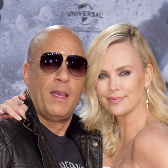 Vin Diesel et Charlize Theron lors de la première du film "Fast & Furious 8" au cinéma CineStar IMAX à Berlin, Allemagne, le 4 avril 2017.