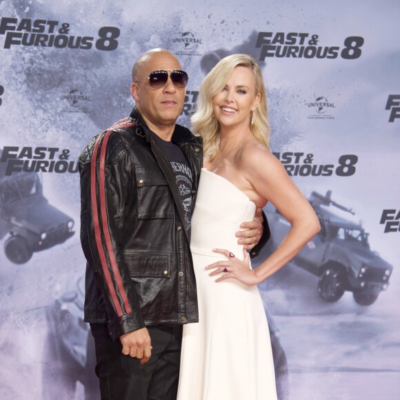 Vin Diesel et Charlize Theron lors de la première du film "Fast & Furious 8" au cinéma CineStar IMAX à Berlin, Allemagne, le 4 avril 2017.
