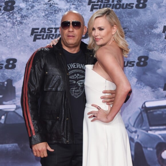 Vin Diesel et Charlize Theron lors de la première du film "Fast & Furious 8" au cinéma CineStar IMAX à Berlin, Allemagne, le 4 avril 2017.