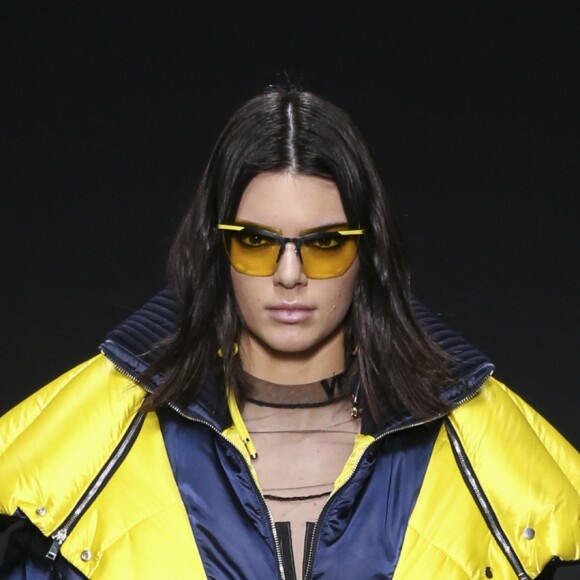 Kendall Jenner - Défilé de mode prêt-à-porter "Versace", collection automne-hiver 2017/2018, à Milan. Le 24 février 2017.