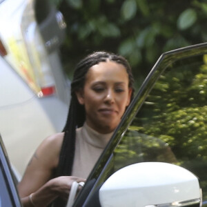 Mel B à la sortie de son domicile, Los Angeles, après son annonce officielle de son divorce avec Stephen Bela­fonte, le 5 avril 2017.