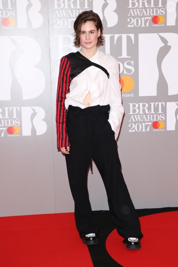 Heloïse Letissier (Christine and the Queens) - Photocall des "Brit Awards 2017" à Londres. Le 22 février 2017