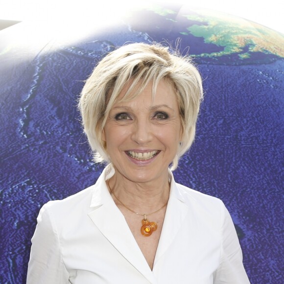 Evelyne Dhéliat - Inauguration du 13ème Forum International de la Météo et du Climat à l'Hôtel de Ville de Paris, le 27 mai 2016. © Christophe Aubert via Bestimage