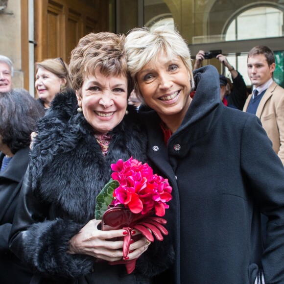 Catherine Laborde et son amie Evelyne Dhéliat à Paris, le 9 novembre 2013.