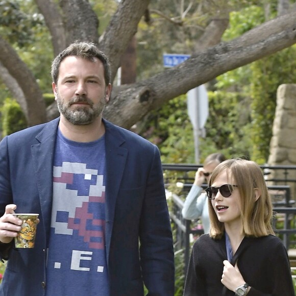 Jennifer Garner et Ben Affleck se rendent à l'église avec leurs enfants Violet, Seraphina et Samuel à Los Angeles, le 9 avril 2017
