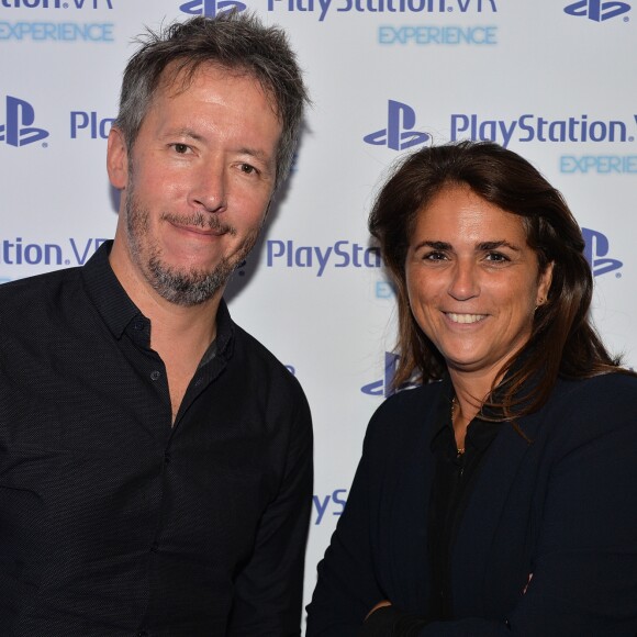 Exclusif - Jean-Luc Lemoine et Valérie Bénaïm lors du photocall Experience PlayStation VR à Paris, France, le 13 octobre 2016. © Veeren/Bestimage