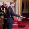Sir David Sloman est anobli dans l'ordre de l'empire britannique par le prince William lors d'une cérémonie à Buckingham Palace le 19 avril 2017.