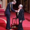 Sir Jeffrey Tate est anobli dans l'ordre de l'empire britannique par le prince William lors d'une cérémonie à Buckingham Palace le 19 avril 2017.