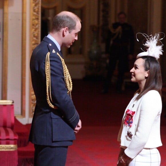 Jessica Ennis-Hill a été décorée (Dame Commandeur) dans l'ordre de l'empire britannique par le prince William lors d'une cérémonie à Buckingham Palace le 19 avril 2017.