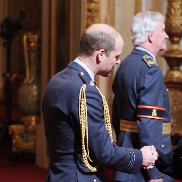 Victoria Beckham a été décorée (OBE) dans l'ordre de l'empire britannique par le prince William lors d'une cérémonie à Buckingham Palace le 19 avril 2017.