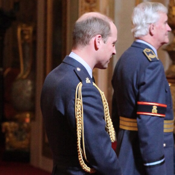 Victoria Beckham a été décorée (OBE) dans l'ordre de l'empire britannique par le prince William lors d'une cérémonie à Buckingham Palace le 19 avril 2017.