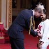 Jessica Ennis-Hill, enceinte de son premier enfant, a été décorée (Dame Commandeur) dans l'ordre de l'empire britannique par le prince William lors d'une cérémonie à Buckingham Palace le 19 avril 2017.