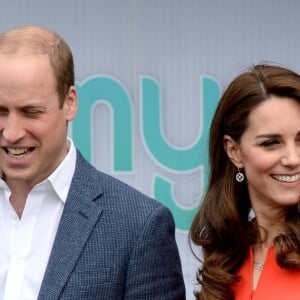 Kate Middleton, duchesse de Cambridge, le prince William et le prince Harry inauguraient ensemble le 20 avril 2017 la Global Academy de Hayes, à l'ouest de Londres, qui forment des étudiants aux métiers des médias.