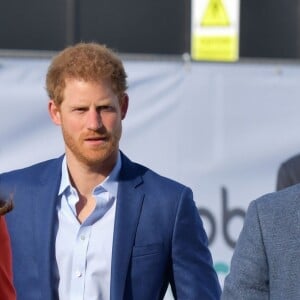 Kate Middleton, duchesse de Cambridge, le prince William et le prince Harry inauguraient ensemble le 20 avril 2017 la Global Academy de Hayes, à l'ouest de Londres, qui forment des étudiants aux métiers des médias.