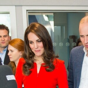 Kate Middleton, duchesse de Cambridge, le prince William et le prince Harry inauguraient ensemble le 20 avril 2017 la Global Academy de Hayes, à l'ouest de Londres, qui forment des étudiants aux métiers des médias.