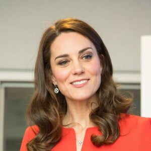 Kate Middleton, duchesse de Cambridge, le prince William et le prince Harry inauguraient ensemble le 20 avril 2017 la Global Academy de Hayes, à l'ouest de Londres, qui forment des étudiants aux métiers des médias.