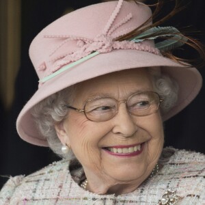 La reine Elizabeth II assistait aux courses à l'hippodrome de Newbury, le 21 avril 2017, le jour de son 91e anniversaire.