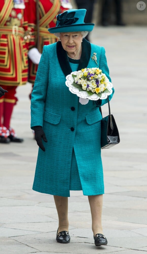 La reine Elizabeth II d'Angleterre lors de la messe du Jeudi Saint en la cathédrale de Leicester, le 13 avril 2017.