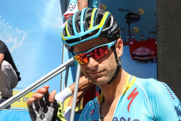 Michele Scarponi lors de la Vuelta 2016. Le coureur cycliste italien de l'équipe Astana a été tué samedi 22 avril 2017 par un camion lors d'une sortie d'entraînement près de chez lui dans la province d'Ancône.