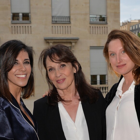 Reem Kherici, Chantal Lauby et Julia Piaton (enceinte) lors de l'avant-première du film "Jour J" au cinéma Gaumont-Opéra à Paris, France, le 24 avril 2017. © Veeren/Bestimage