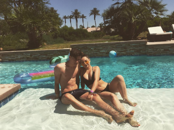 Noé Elmaleh avec sa petite-amie Emma, à Coachella.