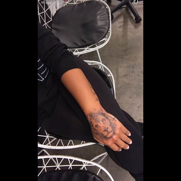 Demi Lovato dévoile son nouveau tatouage - 27 avril 2017