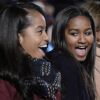 Malia et Sasha Obama lors de la cérémonie de l'illumination des sapins de noël à la Maison Blanche le 3 décembre 2015 - Olivier Douliery/Pool/ABACAPRESS.COM