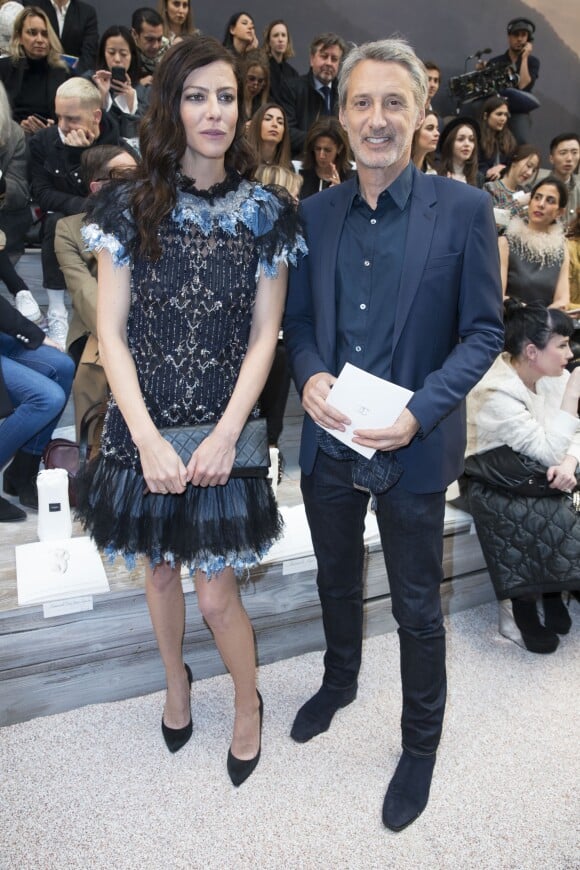 Anna Mouglalis et Antoine de Caunes - Défilé Chanel, collection croisière 2018 au Grand Palais à Paris. Le 3 mai 2017.  © Olivier Borde/ Bestimage