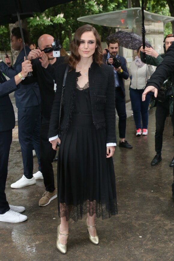 Keira Knightley - Défilé Chanel, collection croisière 2018 au Grand Palais à Paris. Le 3 mai 2017. © CVS / Bestimage