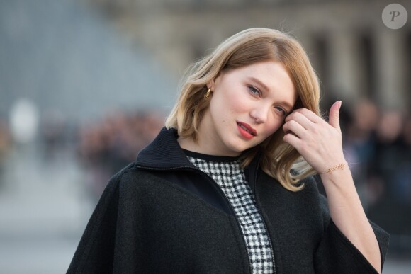 Léa Seydoux - Arrivées au défilé de mode prêt-à-porter automne-hiver 2017/2018 "Louis Vuitton" au Musée du Louvre à Paris. Le 7 mars 2017