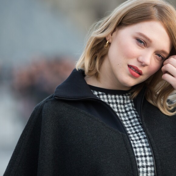 Léa Seydoux - Arrivées au défilé de mode prêt-à-porter automne-hiver 2017/2018 "Louis Vuitton" au Musée du Louvre à Paris. Le 7 mars 2017