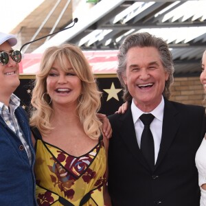 Kurt Russell avec sa compagne Goldie Hawn et leurs enfants respectifs, Boston Russell et Kate Hudson - Goldie Hawn et son compagnon Kurt Russell reçoivent leurs étoiles sur le Walk of Fame au 6201 Hollywood blvd à Hollywood, le 4 mai 2017