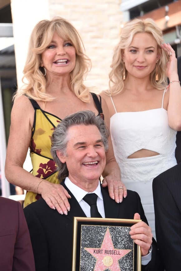 Goldie Hawn avec son compagnon Kurt Russell et sa fille Kate Hudson - Goldie Hawn et son compagnon Kurt Russell reçoivent leurs étoiles sur le Walk of Fame au 6201 Hollywood blvd à Hollywood, le 4 mai 2017